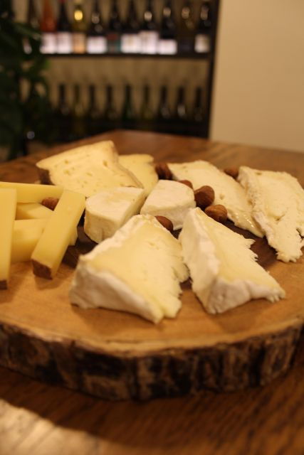 paris-french-wine-and-cheese-guided-tasting