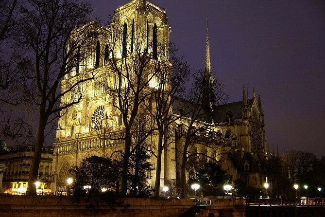 paris-ghosts-and-dark-stories-tour