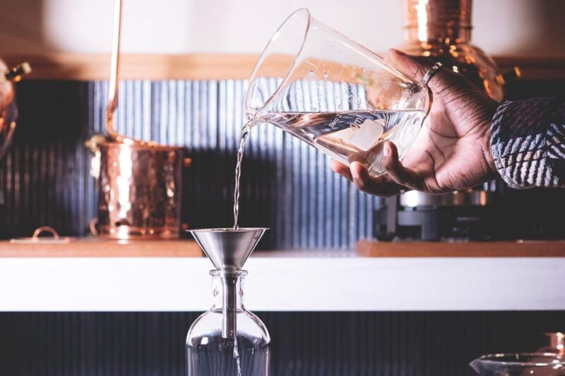 paris-gin-making-workshop-with-tasting-bottle-in-english