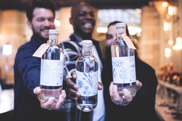 paris-gin-making-workshop-with-tasting-bottle-in-english