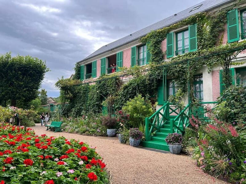 Paris: Giverny and Monet's House Private Day Trip - Key Points