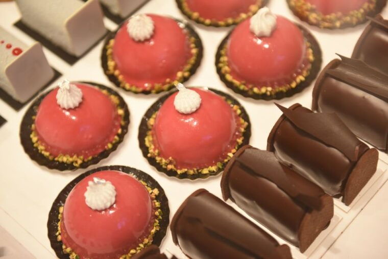 paris-gourmet-food-tour-in-south-montmartre