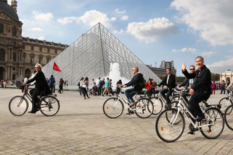 paris-guided-bike-tour-greatest-monuments-of-the-capital
