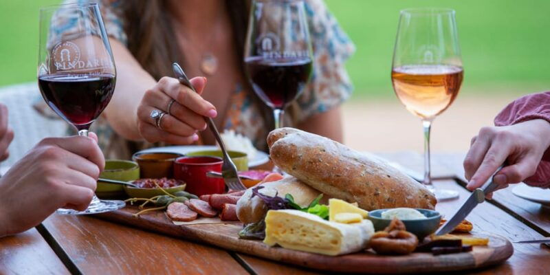 paris-guided-montmartre-walking-tour-with-food-wine