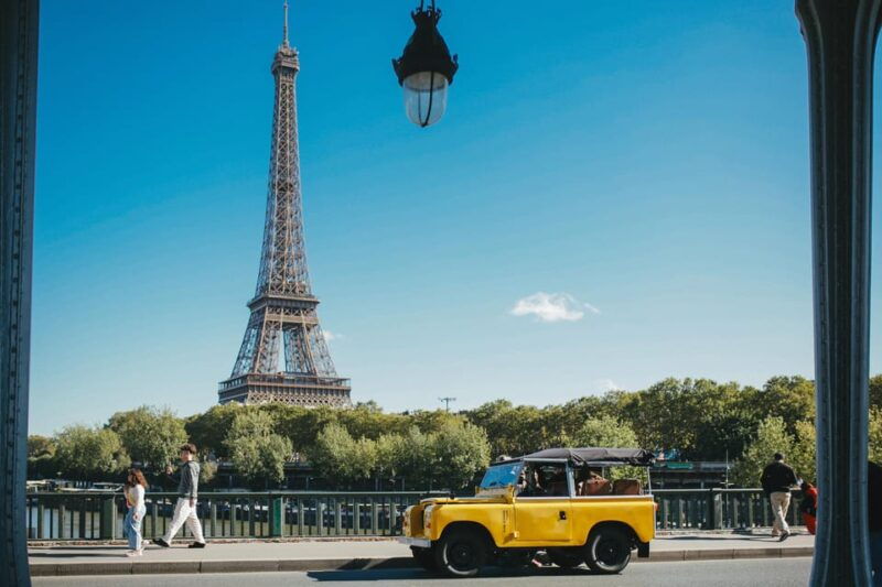paris-guided-tour-in-a-vintage-land-rover