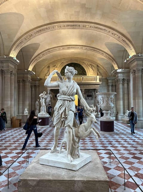paris-guided-tour-in-portuguese-at-the-louvre-semi-private