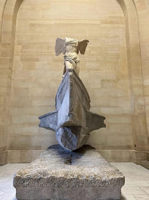 paris-guided-tour-in-portuguese-at-the-louvre-semi-private