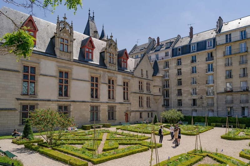 Paris: Guided Walking Tour of the Marais - A Walk Through the Heart of Paris