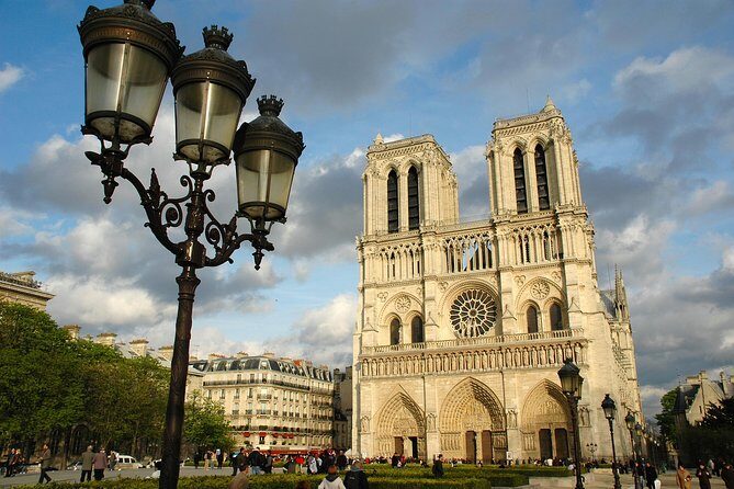 Paris Half-Day City Tour with a Private Driver - How the Tour Works