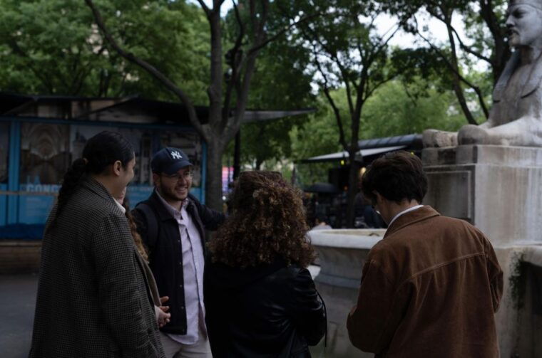 paris-halloween-walking-tour-ghost-stories-small-group