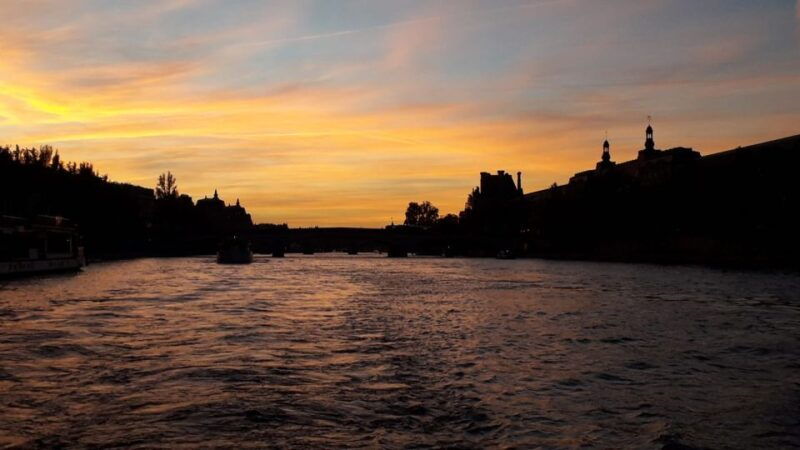 Paris: Happy Hour Evening Cruise on the Seine River - What to Expect from the Itinerary