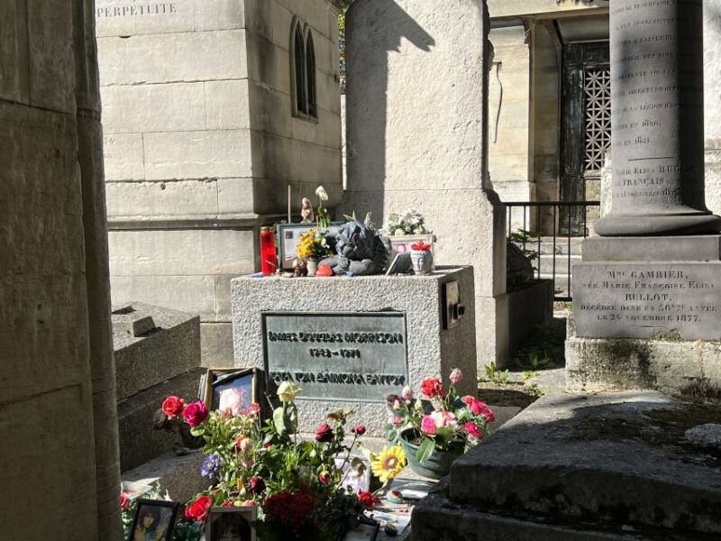 paris-haunted-pere-lachaise-cemetery-guided-tour-2