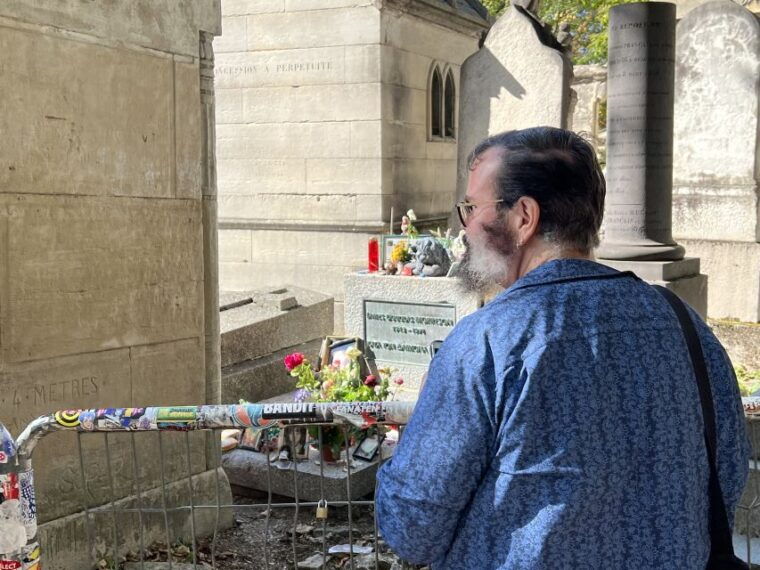 paris-haunted-pere-lachaise-cemetery-guided-tour-2