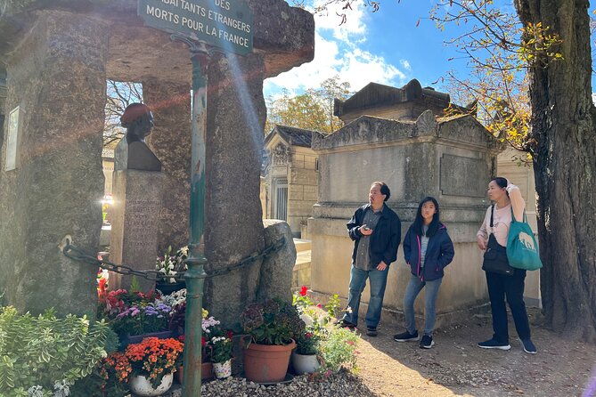 paris-haunted-pere-lachaise-cemetery-guided-tour