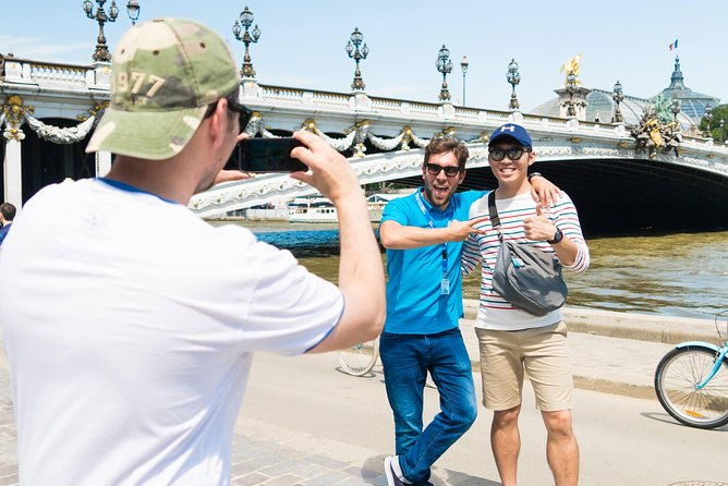 paris-highlights-bike-tour-eiffel-tower-louvre-and-notre-dame