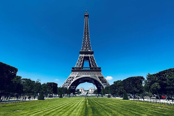 paris-highlights-in-half-a-day-private-guided-car-tour-2