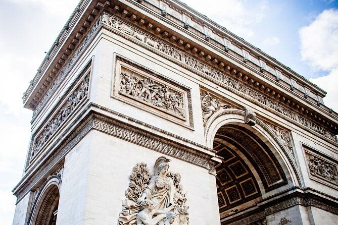 paris-highlights-in-half-a-day-private-guided-car-tour