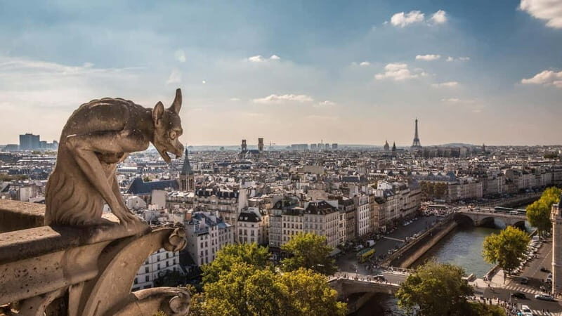 Paris : Historic Heart of Paris: Île de la Cité Walking Tour - Discovering Île de la Cité: The Heart of Medieval Paris