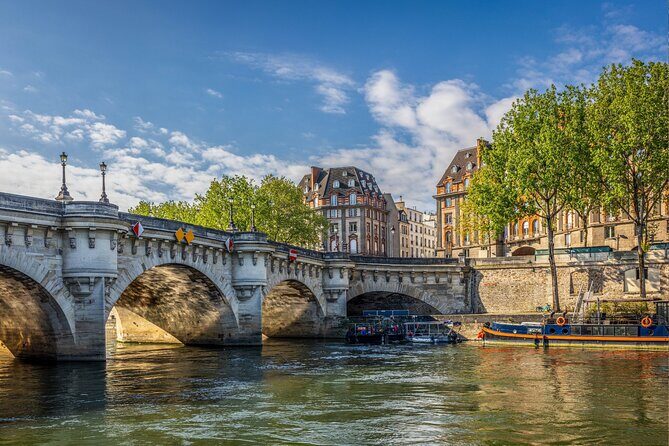 Paris Historic Islands Walk: Seine, Notre Dame & Louvre Views - In-Depth Look at the Itinerary
