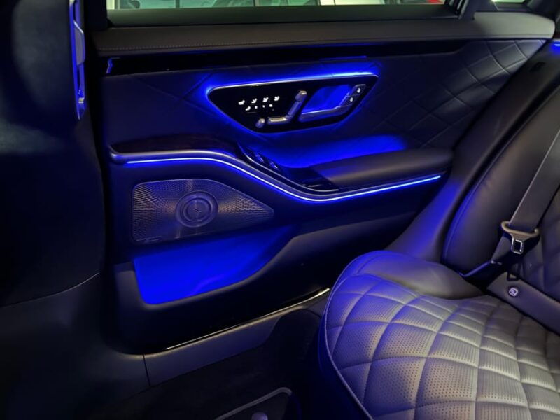 paris-historic-monuments-private-mercedes-limousine-charter