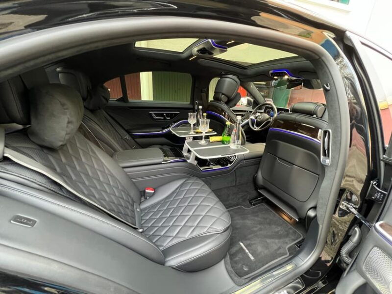 paris-historic-monuments-private-mercedes-limousine-charter