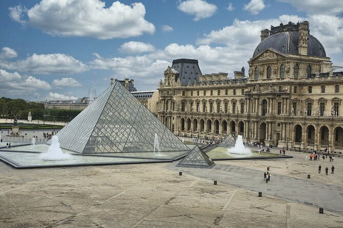 paris-hop-on-hop-off-and-louvre-museum