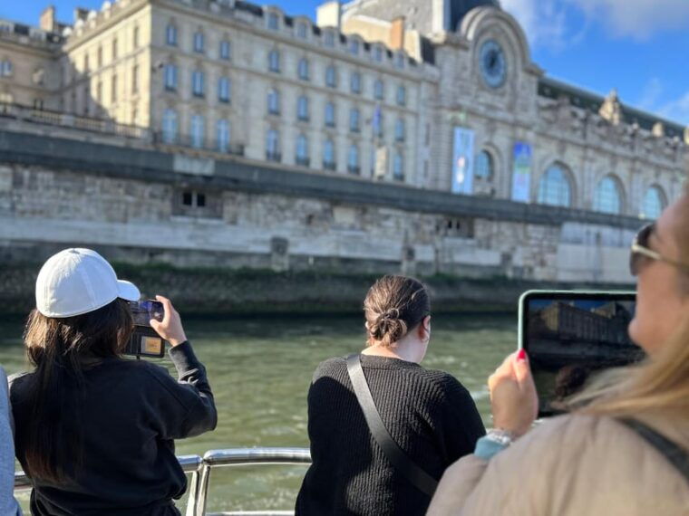 paris-hop-on-hop-off-seine-cruise-pass-with-9-stops
