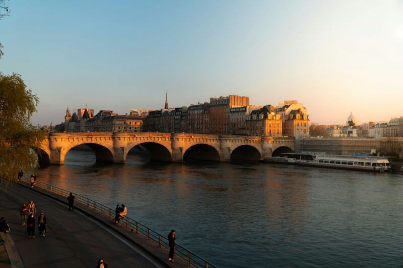 paris-ile-de-la-cite-walking-tour-and-paris-birthplace