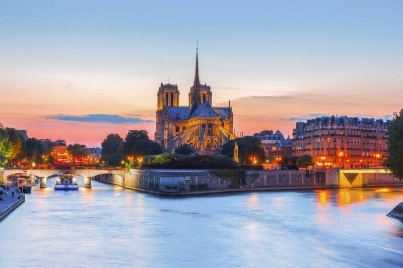 Paris: Illuminations River Cruise with Audio Commentary - Practical Tips for a Better Experience