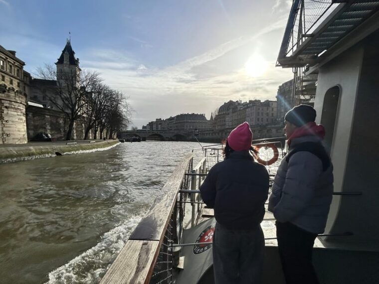Paris: Illuminations River Cruise with Audio Commentary - Who Should Book This Cruise?
