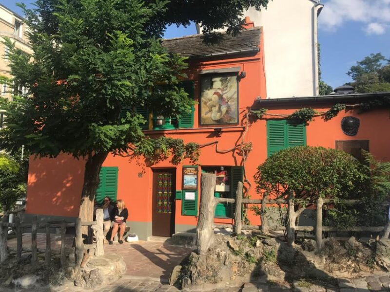 paris-immersive-tour-of-montmartre-with-a-cancan-dancer