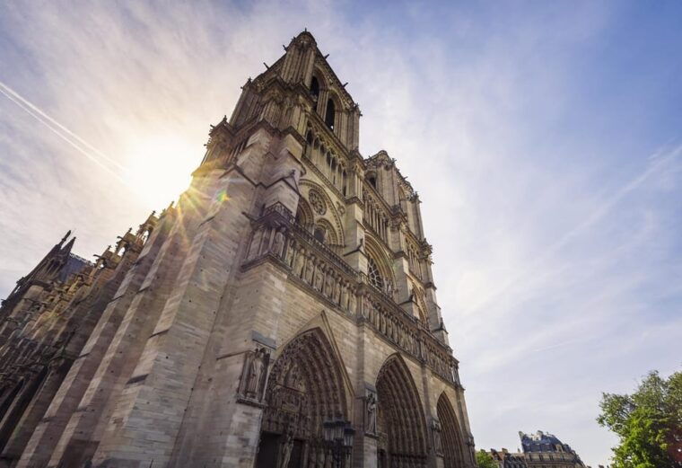 paris-in-a-day-louvre-eiffel-tower-notre-dame-cruise