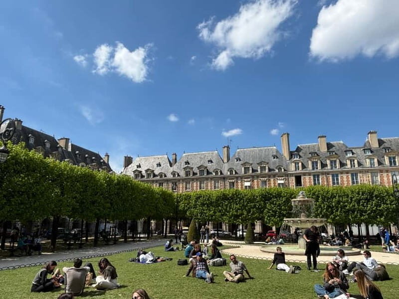 Paris: Intimate Stroll in the Marais - Key Points