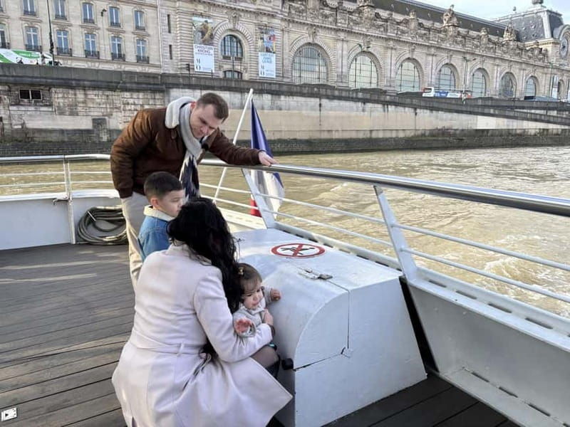 Paris: Investigation Cruise, a fun treasure hunt (in French) - Who Is This Tour Best For?