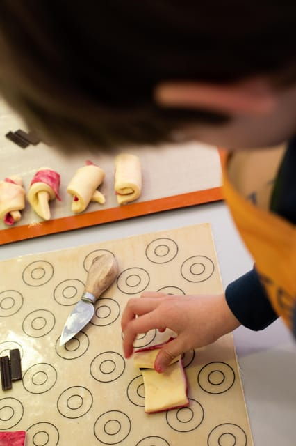 paris-kids-in-the-kitchen-croissant