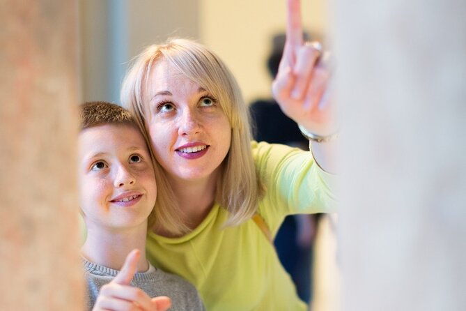 paris-kids-louvre-treasure-hunt-private-tour