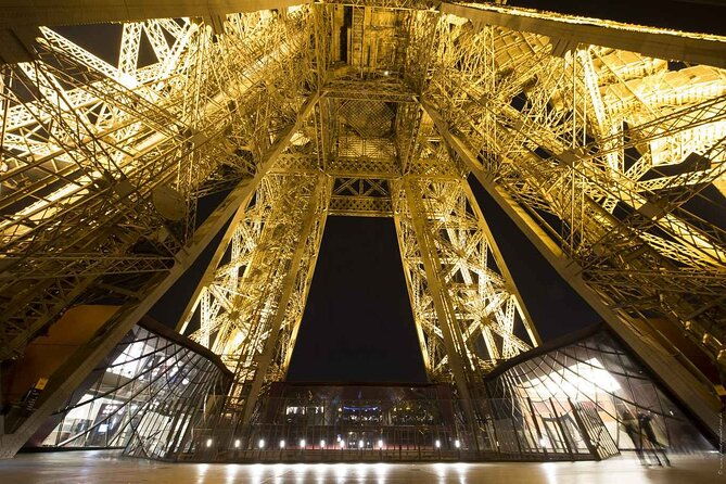 paris-late-dinner-at-eiffel-towers-madame-brasserie-restaurant