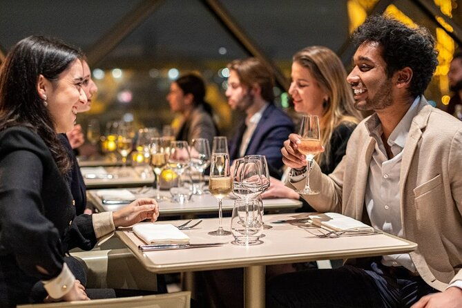 paris-late-dinner-at-eiffel-towers-madame-brasserie-restaurant