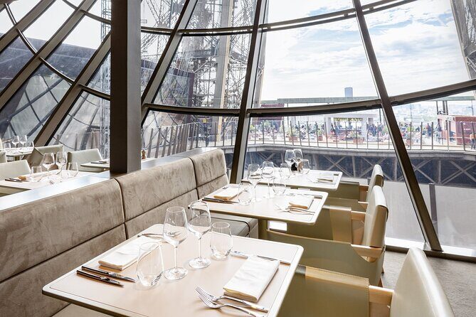 Paris Late Lunch at Eiffel Tower's Madame Brasserie Restaurant - The Sum Up