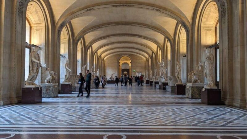 paris-late-night-louvre-tiny-group-tour