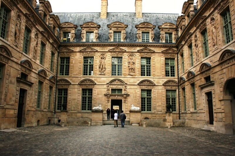 paris-le-marais-highlights-guided-small-group-walking-tour