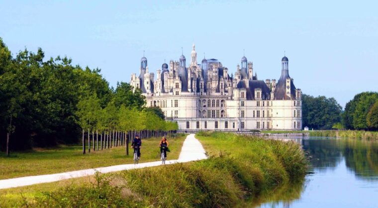 paris-loire-valley-chambord-castle-wine-tasting-lunch