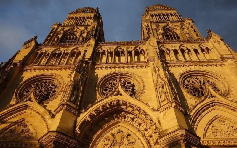 paris-loire-valley-day-trip-with-a-local