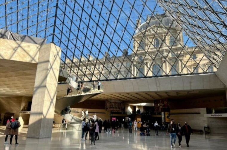 paris-louvre-exclusive-semi-private-guided-tour-max-6-people