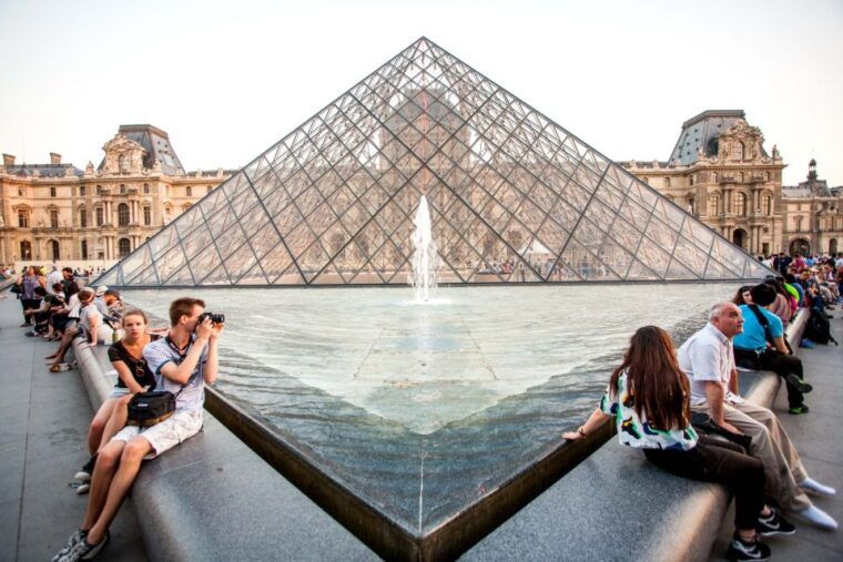 paris-louvre-museum-guided-tour