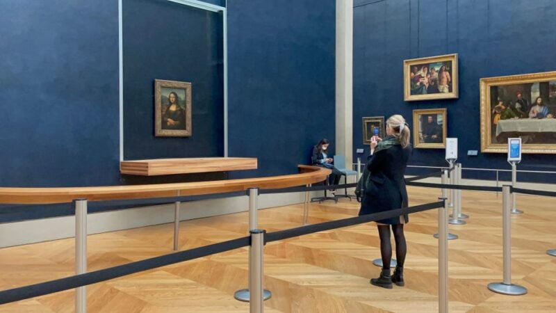 paris-louvre-museum-mona-lisa-first-viewing-semi-private