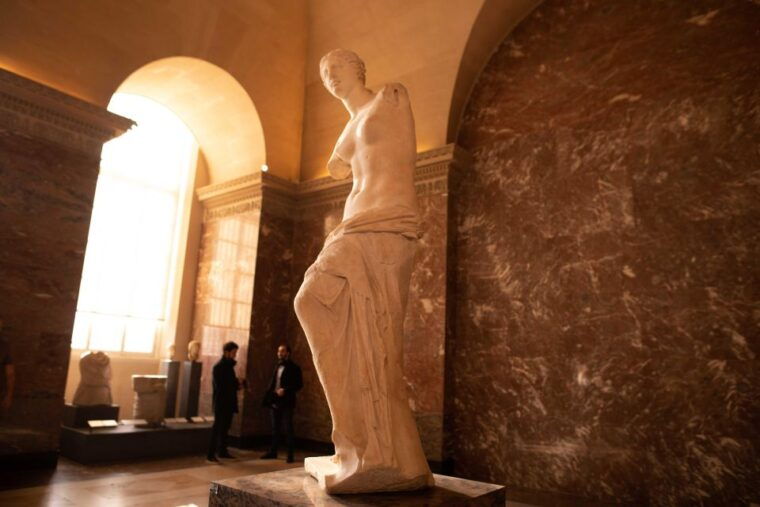 paris-louvre-museum-private-guided-tour