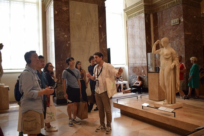 paris-louvre-museum-private-guided-tour-with-pre-reserved-tickets