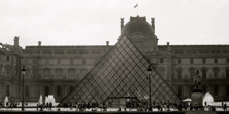 paris-louvre-museum-skip-the-line-entry-and-private-tour