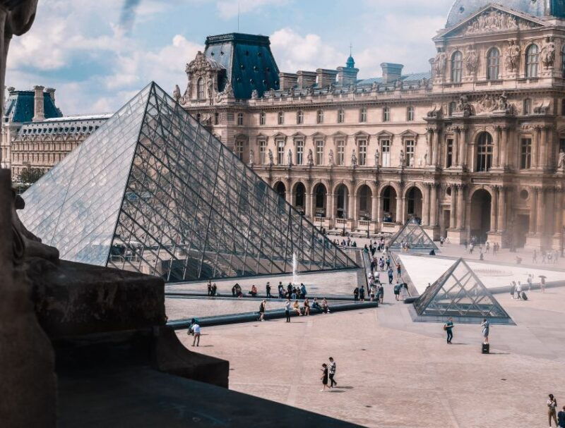 paris-louvre-museum-skip-the-line-entry-and-private-tour